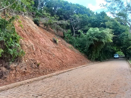 Desobstrução e limpeza rua pescada 7